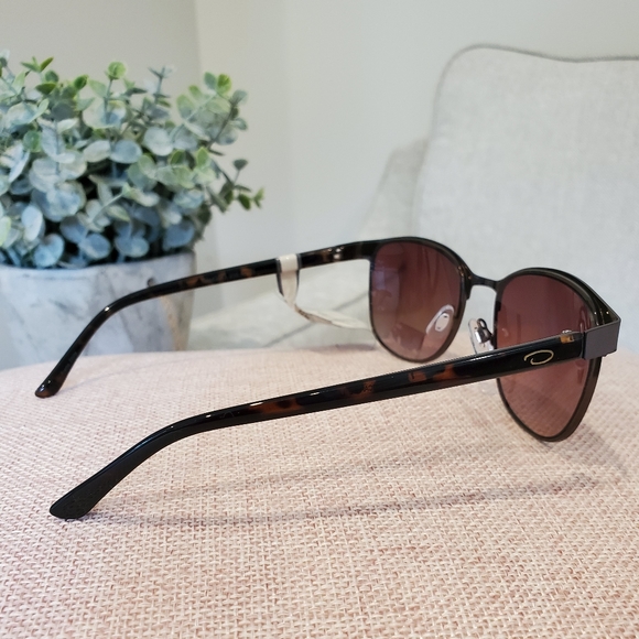 Brand new Oscar by Oscar de la Renta sunglasses main image 11